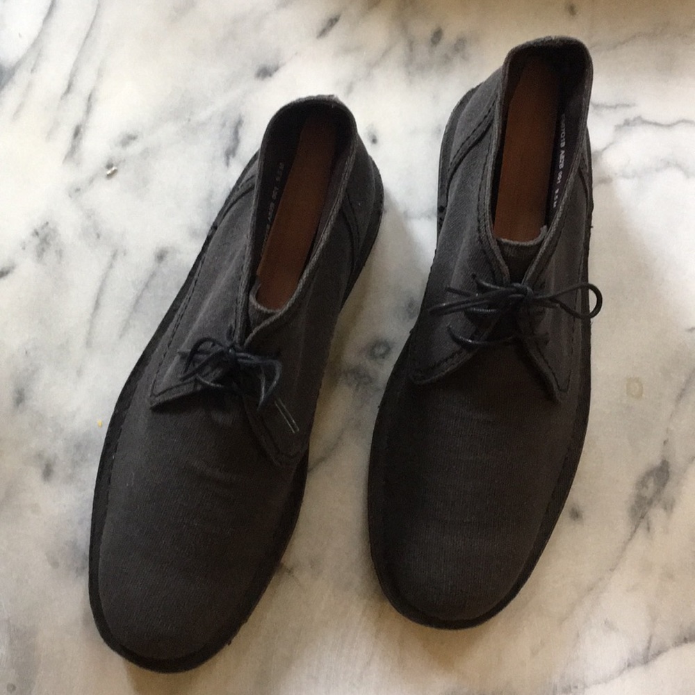 John Varvatos chukkas boots shoes gray canvas